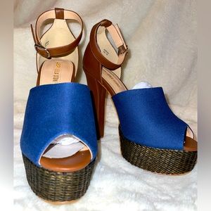 Leila Stone High Heel Shoes. Size 10